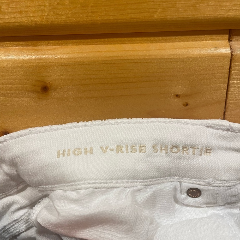 White Frayed Hem American Eagle High V-Rise Shortie Size 18 - Picture 5 of 6